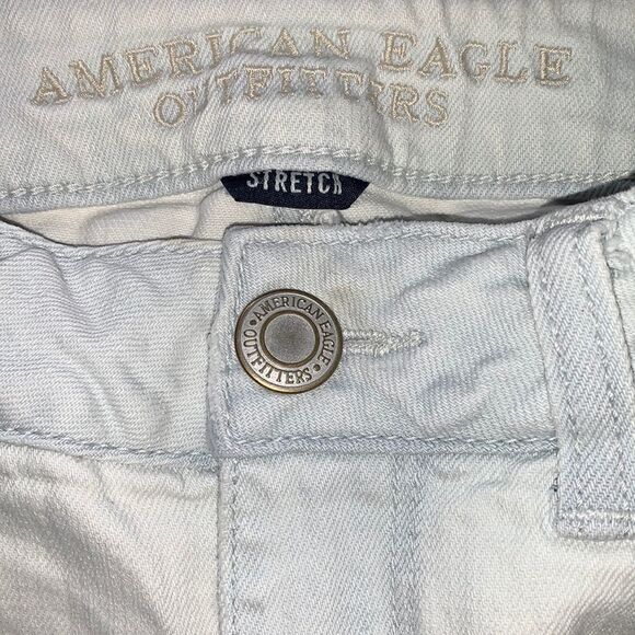 EUC AMERICAN EAGLE SIZE 8 DISTRESSED ANS PATCHED SHORTIE SHORTS - Picture 4 of 7